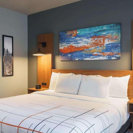 La Quinta Inn & Suites By Wyndham Springfield Bagian luar foto