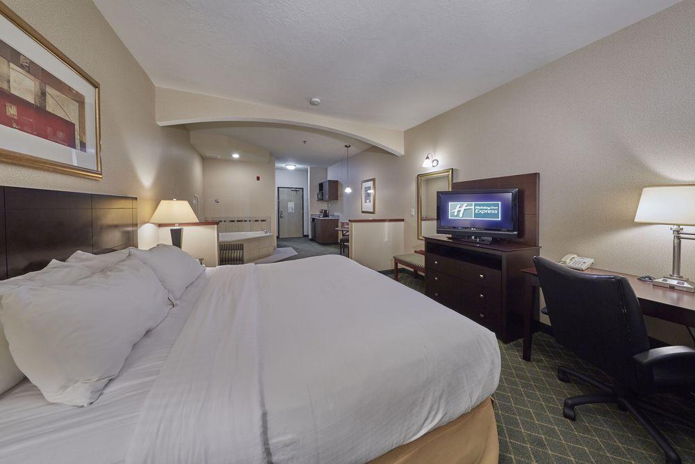 La Quinta Inn & Suites By Wyndham Springfield Bagian luar foto