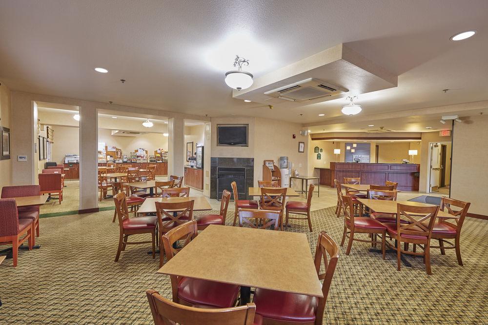 La Quinta Inn & Suites By Wyndham Springfield Bagian luar foto