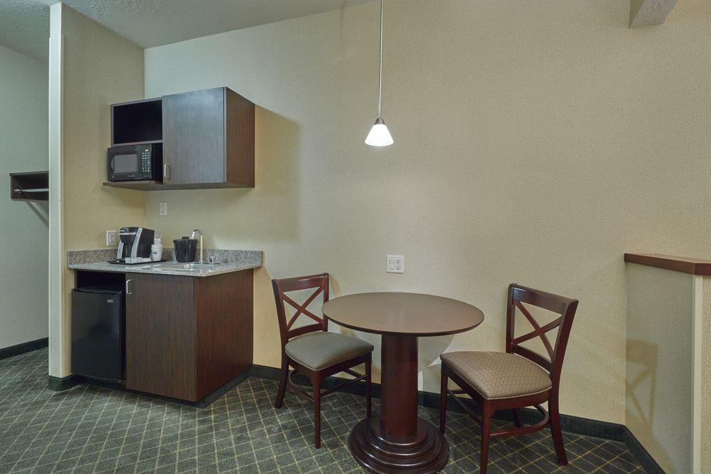 La Quinta Inn & Suites By Wyndham Springfield Bagian luar foto