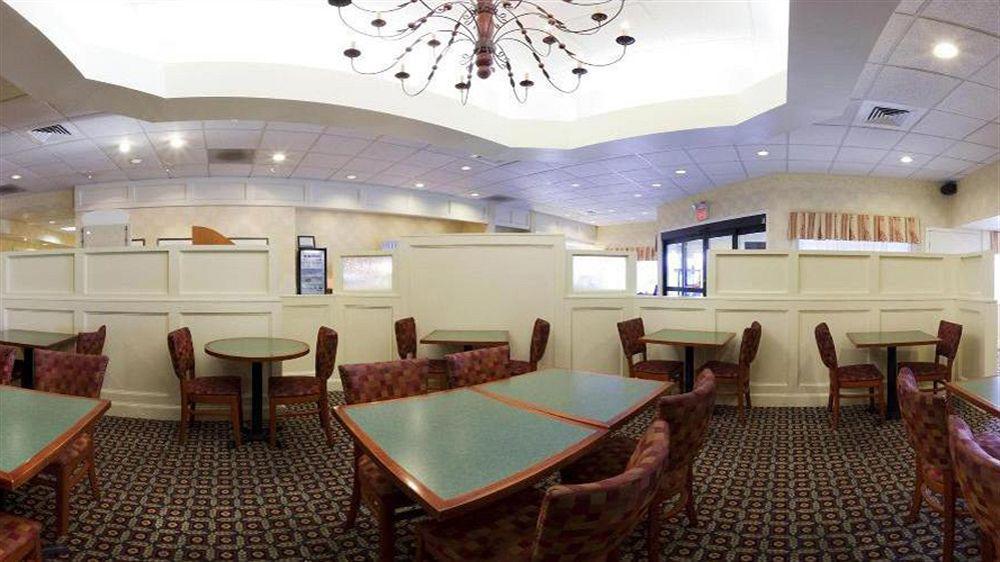 La Quinta Inn & Suites By Wyndham Springfield Bagian luar foto