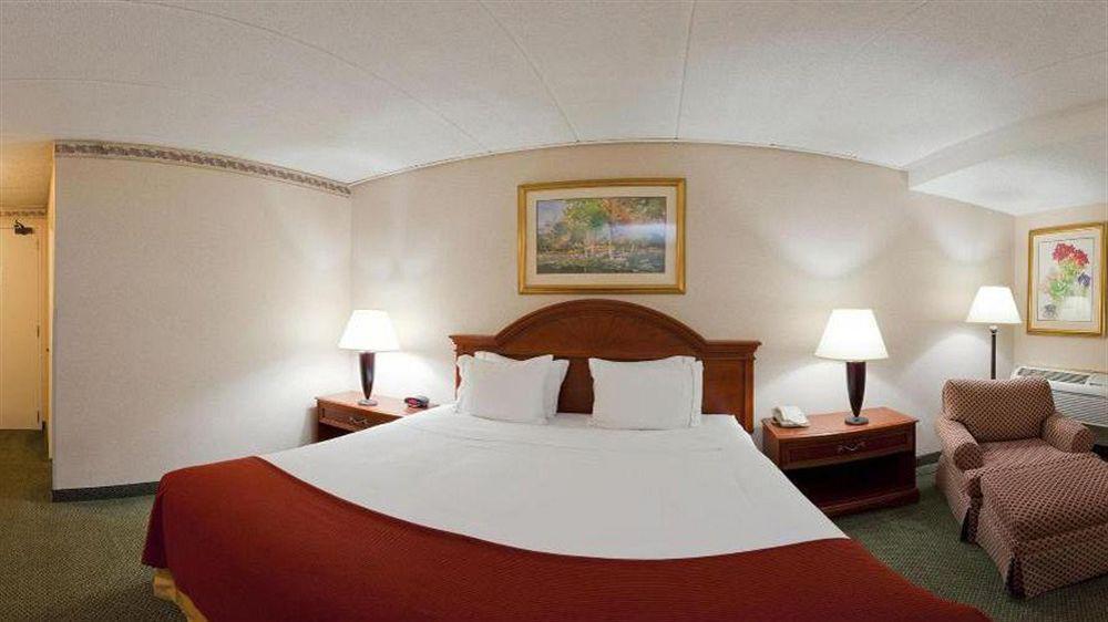 La Quinta Inn & Suites By Wyndham Springfield Bagian luar foto
