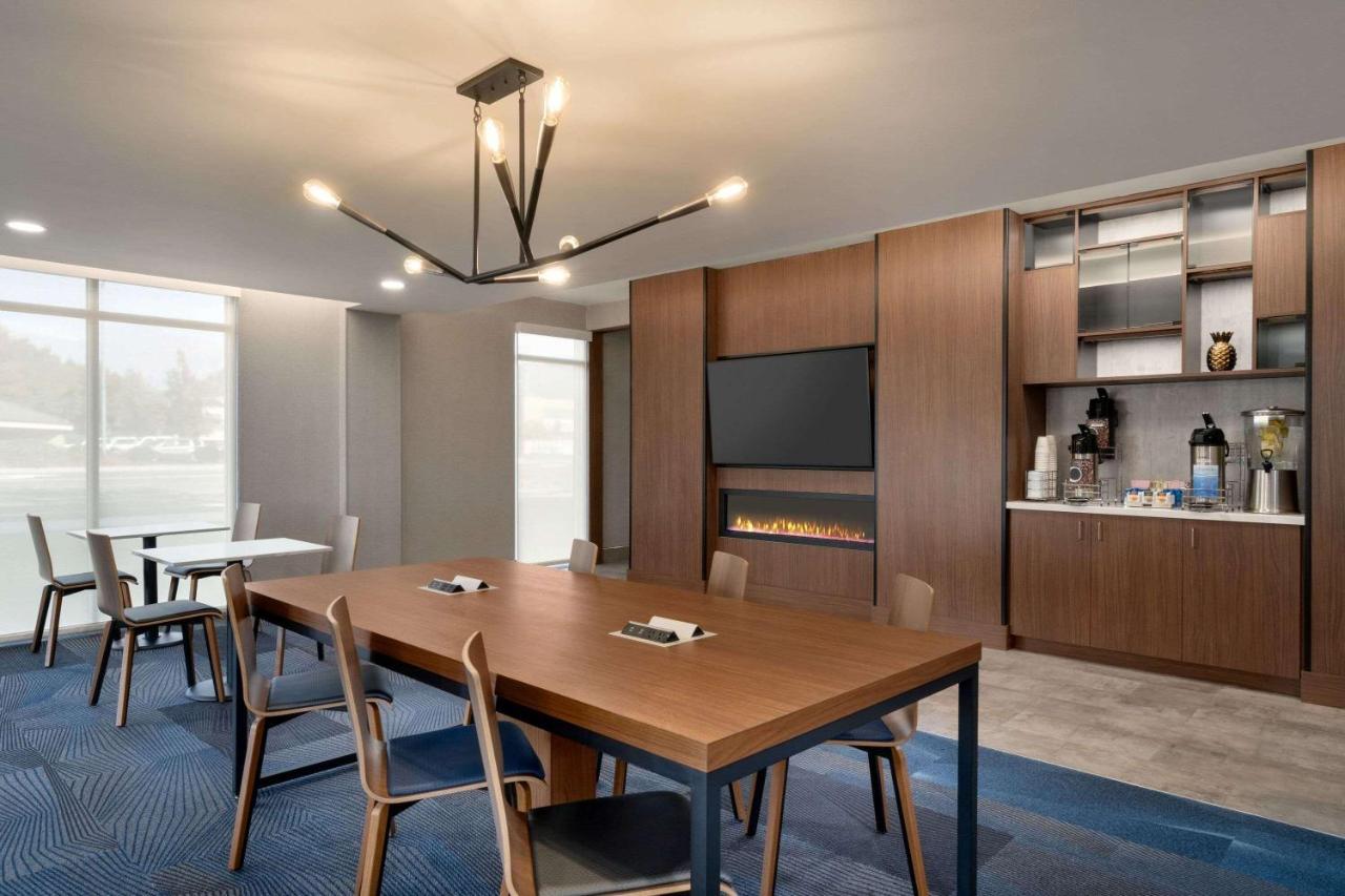 La Quinta Inn & Suites By Wyndham Springfield Bagian luar foto