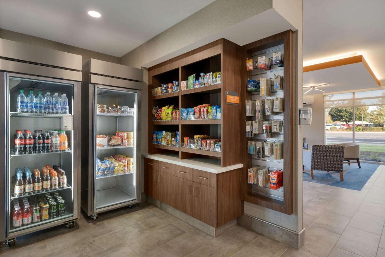 La Quinta Inn & Suites By Wyndham Springfield Bagian luar foto